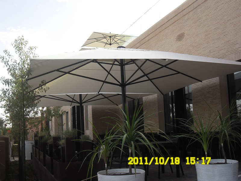 Robust parasol Capri Dark or Starwhite SCOLARO